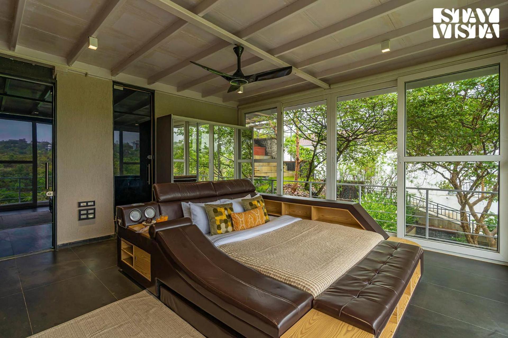 The Glasscape By Stayvista - Hillside Getaway With Pool And Indoor Games Nashik Exterior foto